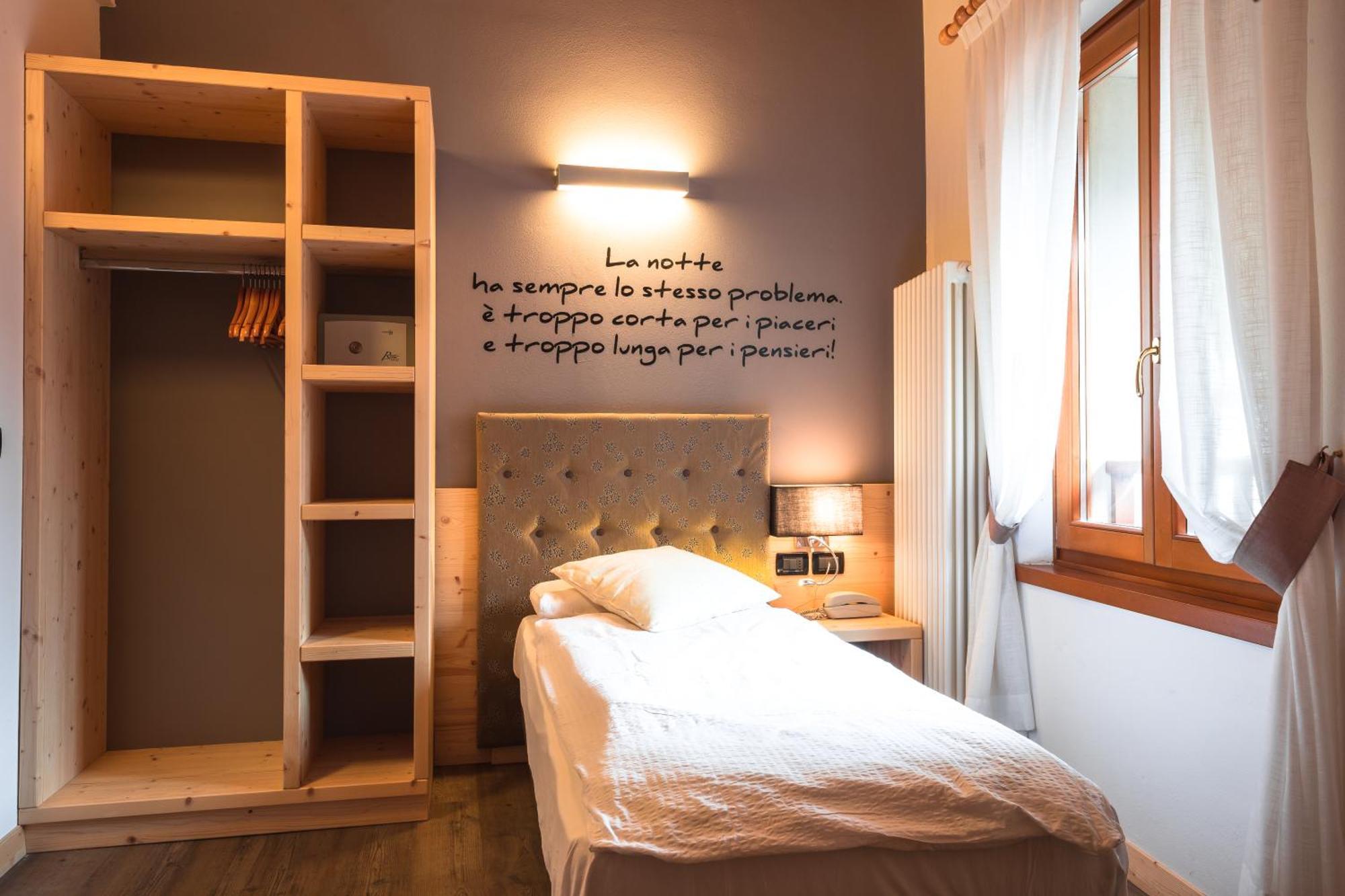 Albergo Maggiorina ベッツェッカ エクステリア 写真